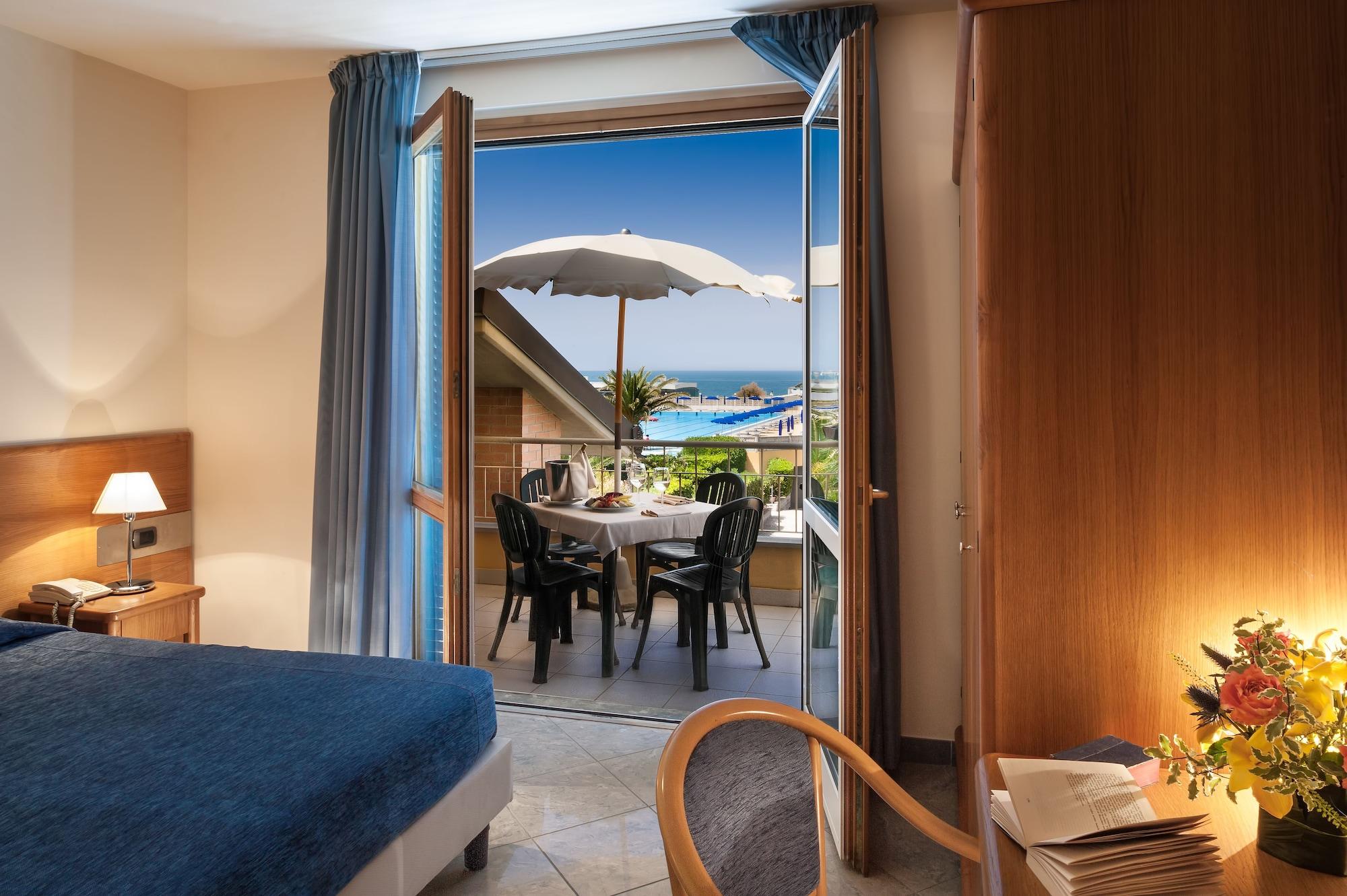 Continental Resort Tirrenia Eksteriør billede