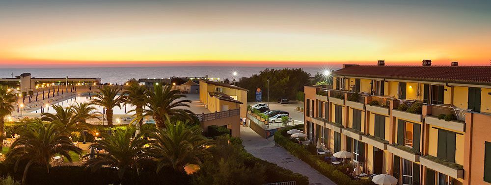 Continental Resort Tirrenia Eksteriør billede